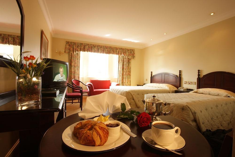 Twin Trees Hotel & Leisure Club Баллина Экстерьер фото